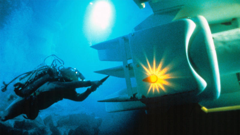 Deep breaths: Mixed-gas and liquid breathing for deep-water diving